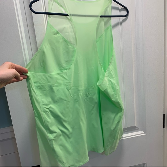 Athleta. Light green workout tank. Racerback. Excellent condition. Size XL. - Picture 5 of 10